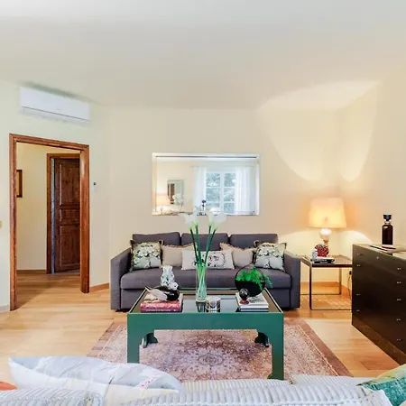 Bassotta, A Charming Villa