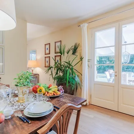 Bassotta, A Charming Villa