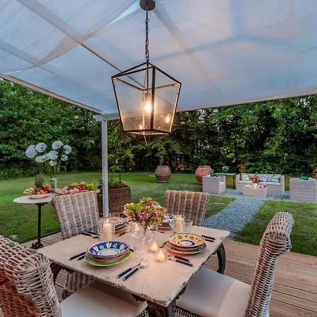 Bassotta, A Charming Villa Lucca